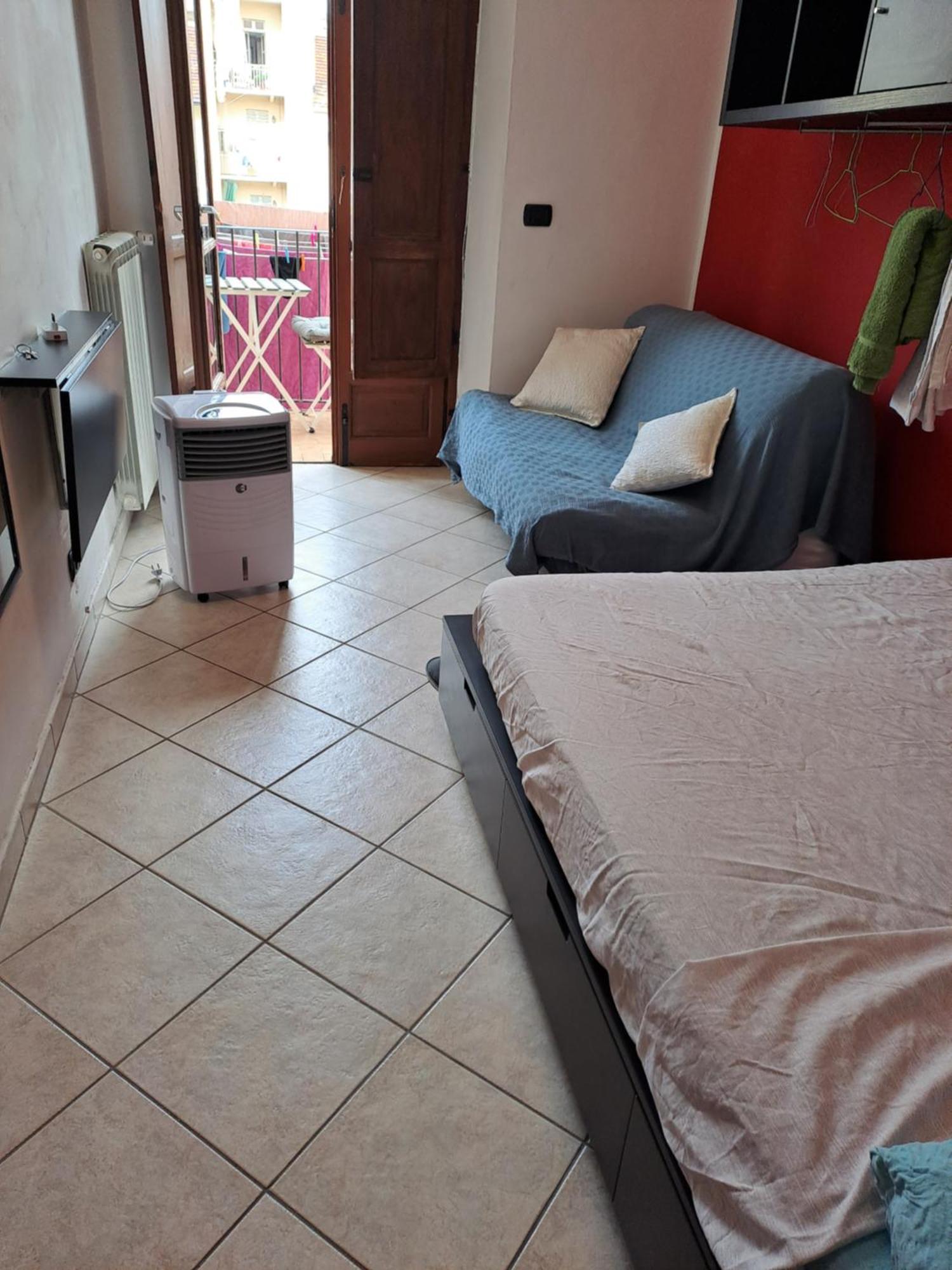 Cozy Room Stanza Close City Center In A Family House Stanza In Appartamento Condiviso Noi Viviamo In Casa Stanza In Affitto Torino Rom bilde