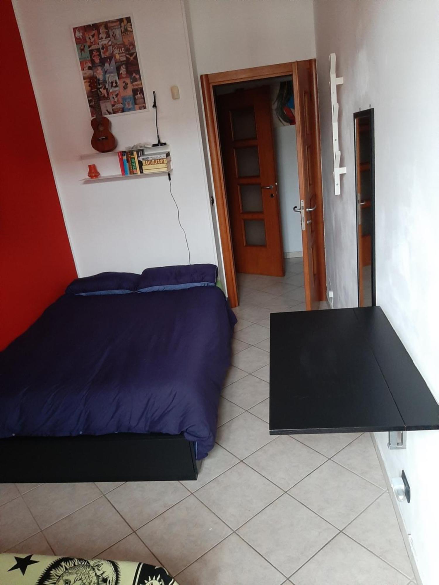 Cozy Room Stanza Close City Center In A Family House Stanza In Appartamento Condiviso Noi Viviamo In Casa Stanza In Affitto Torino Rom bilde